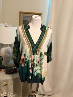 Anthropologie Stephanie London Green Cream Floral V-Neck Embroidered Top 1X